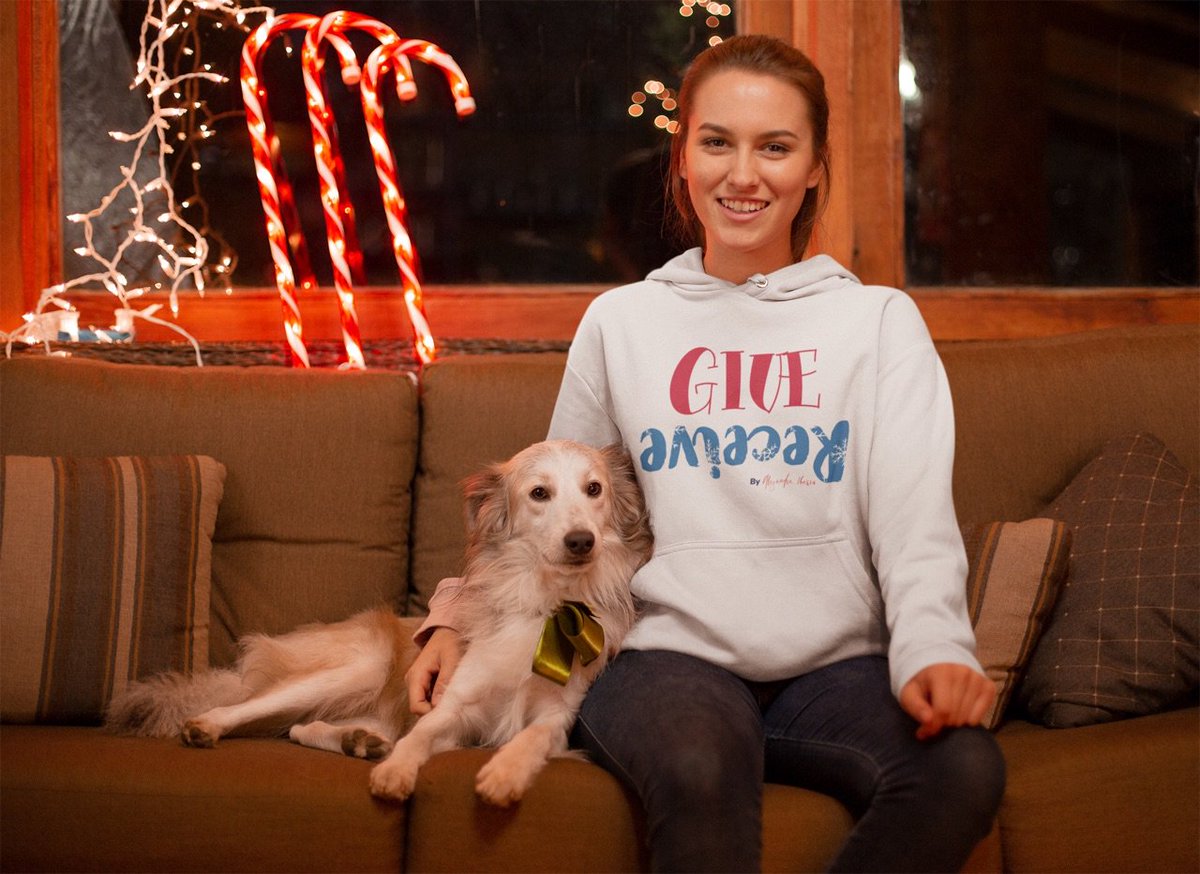 Find the perfect Christmas gift in soyalejandraibarra.com. You can buy hoodies, T shirts, bags differents colors, designs... Go to soyalejandraibarra.com to shop section