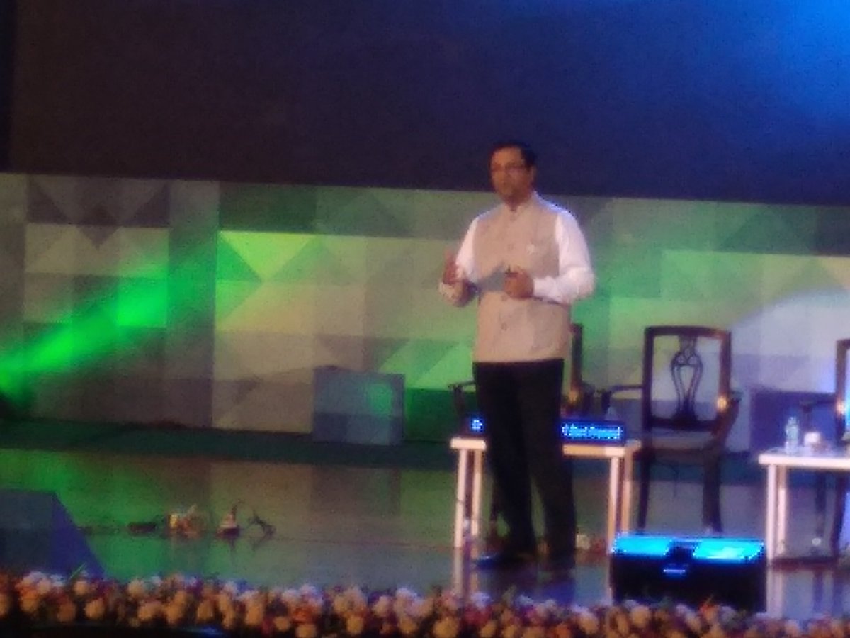 riddhibhadoria's tweet image. #GBCKolkata
Keynote session continues with the next speaker - Mr. Sreeram Ananthasayanam, PwC India on 'Making BLOCKCHAIN Deal'
P.s.- It was really hard to capture him.

#learningcontinous
#Day1
#blockchaintechnology 
#knowledgeday