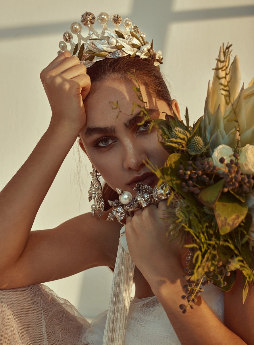 Descubre nuestra nueva colección. #novias2019 con #tocados y #ramosdenovia muy <a href="/Grace_Novias/">Grace Bridal</a> 
gracebridalindustries.com