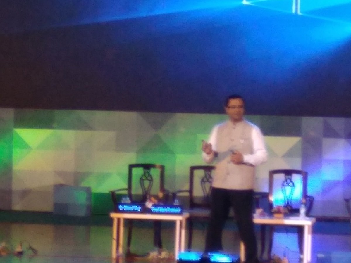 riddhibhadoria's tweet image. #GBCKolkata
Keynote session continues with the next speaker - Mr. Sreeram Ananthasayanam, PwC India on 'Making BLOCKCHAIN Deal'
P.s.- It was really hard to capture him.

#learningcontinous
#Day1
#blockchaintechnology 
#knowledgeday