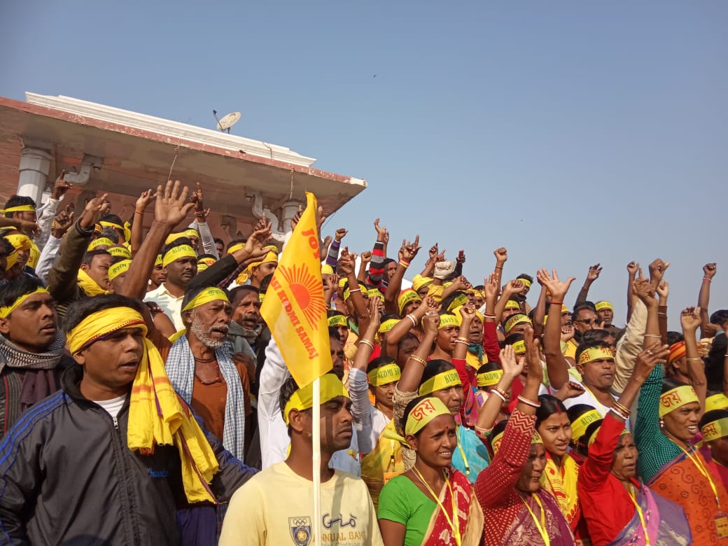 SumitMahata3's tweet photo. Kudmis are in action mode at the heart of Delhi. Demanding re-inclusion in ST list.
#KudmiMovementForJustice https://t.co/zc8kOIszgh
