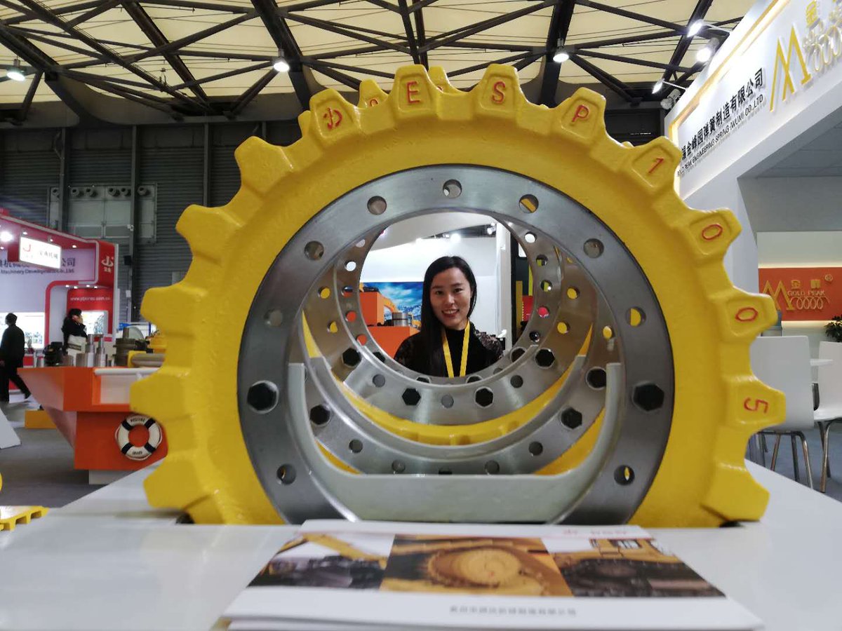 mindayanli's tweet photo. #Baumashanghai
#undercarrigeparts 
#tracklink
#trackroller https://t.co/x9YkSZeBHt