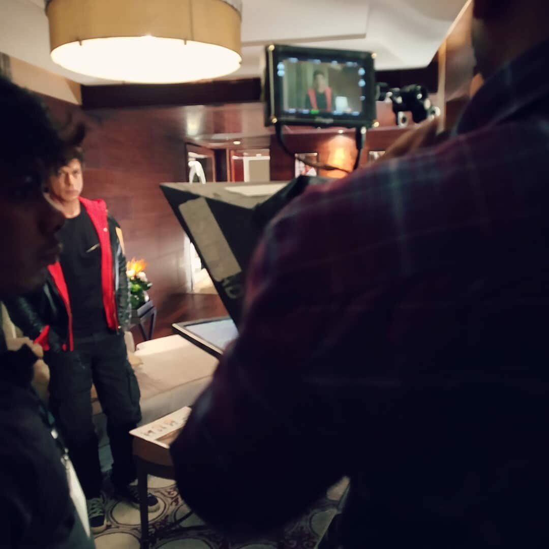 SRKCHENNAIFC's tweet photo. #Camera_Teleprompter
#Add_Shoot
#Zero
#ShahrukhKhan
#Alexa_XT
@iamsrk during shooting an Ad for #Zero Promotion .... Teleprompter Solution & The Leela Ambience Gurugram Hotel & Residences
#3DaysToZero
https://t.co/aG14EtLoYS https://t.co/Xlspudd63F