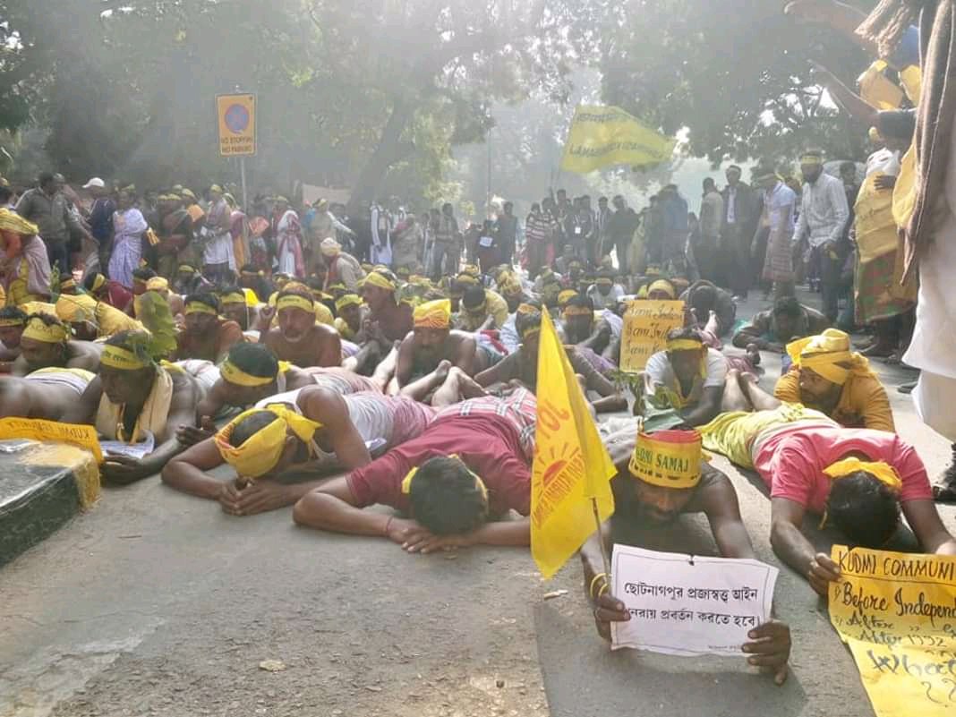 Radhemahato10's tweet photo. We want ST 
WE WANT SCHEDULED TRIBE 
WE ARE KUDMI
#Kudmimovementforjustice 
#delhicholo
@NewsTimes 
@ATSBB 
@narendramodi 
@4d4c28c24bd545c https://t.co/iVPIJ4x5hs