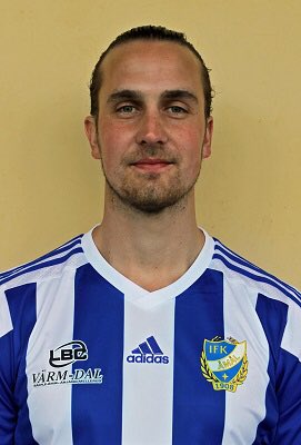 TCoster's tweet photo. Årets värvning i Dalsland(?!) har gått under radarn.
27-åriga Jesper Englund, mångårig mittback i IFK Åmål, lämnar division 2-klubben för Fengersfors IK i division 6.

📷 IFK Åmål

#mellerudsnyheter https://t.co/PaLnJLH99U