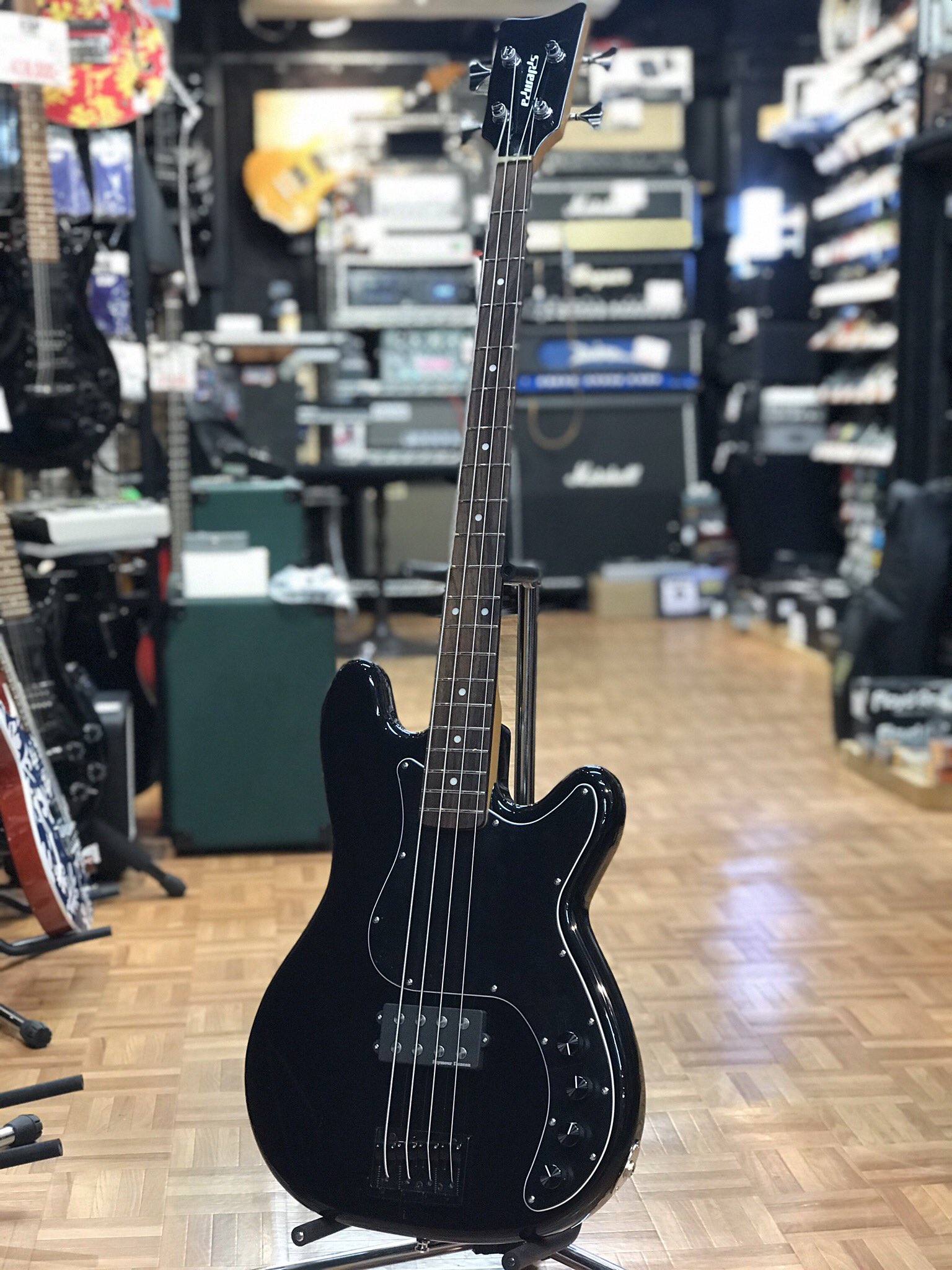 Edwards ESP 難波章浩モデル ハイスタンダード　 エレキベース Hi-STANDARDのVo&Ba「難波章浩」氏モデルがEDWARDS(エドワーズ