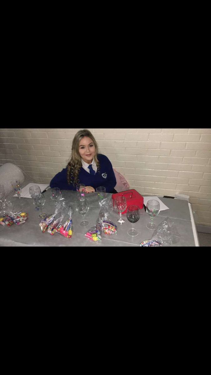 LUVTeam19's tweet photo. Selling more of our products last night at our annual Christmas concert 🥂🍭#yesfv19 https://t.co/iYMyecYakw
