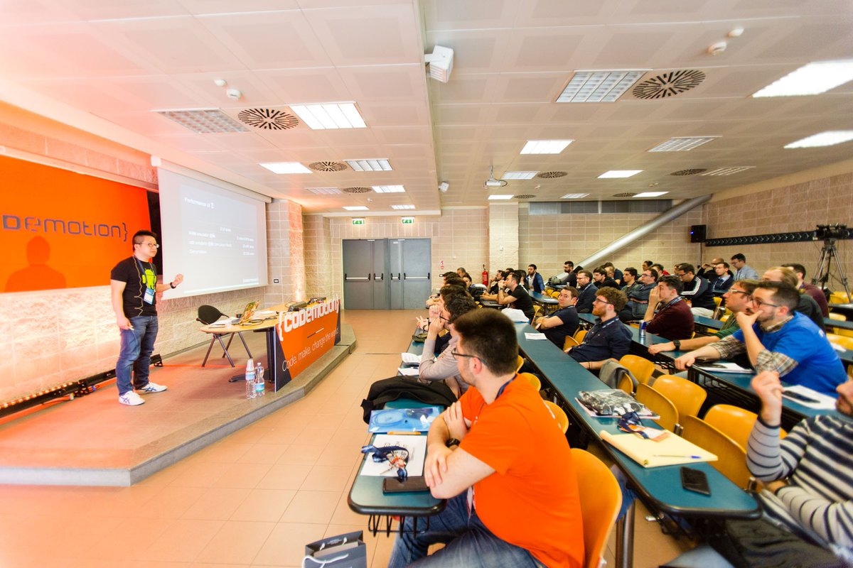 CodemoMadrid's tweet image. Ganas de leer algo sobre #DesarrolloMóvil? 📲 Entre las entrevistas que encontraréis en nuestro #Codemotionmagazine está la de @thyrlian, Head of Quality Engineering en @mytaxi y nuestro ponente en Roma, que habla de #AndroidSDK y #Docker 👉  bit.ly/codemotionmaga… #codemotion