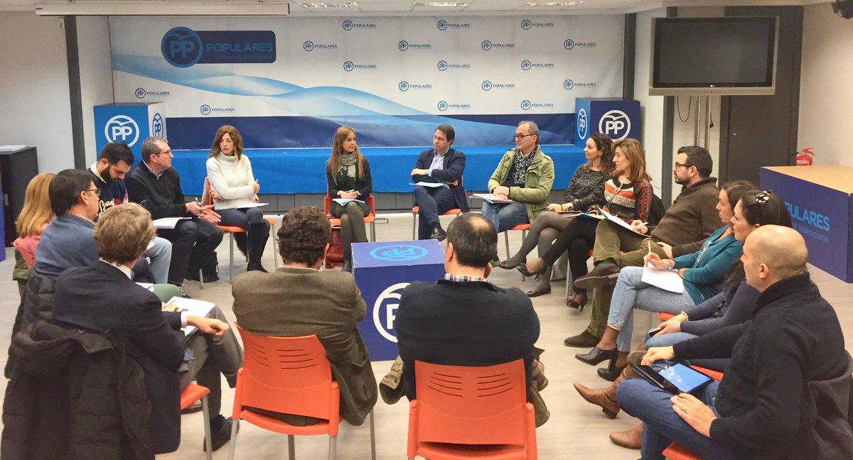 ppcv's tweet photo. Frente común del @PPopular pq la conselleria amplíe los plazos de información pública del Plan de Ordenación del Turia q afecta a 20 municipios. 🖐️STOP al tenebrismo informativo 👻 
🤔Sabías q supondrá el fin de la ruta ecuestre 🏇 más importante d Europa?
https://t.co/4doSsUqLCY https://t.co/W66hkQsII8