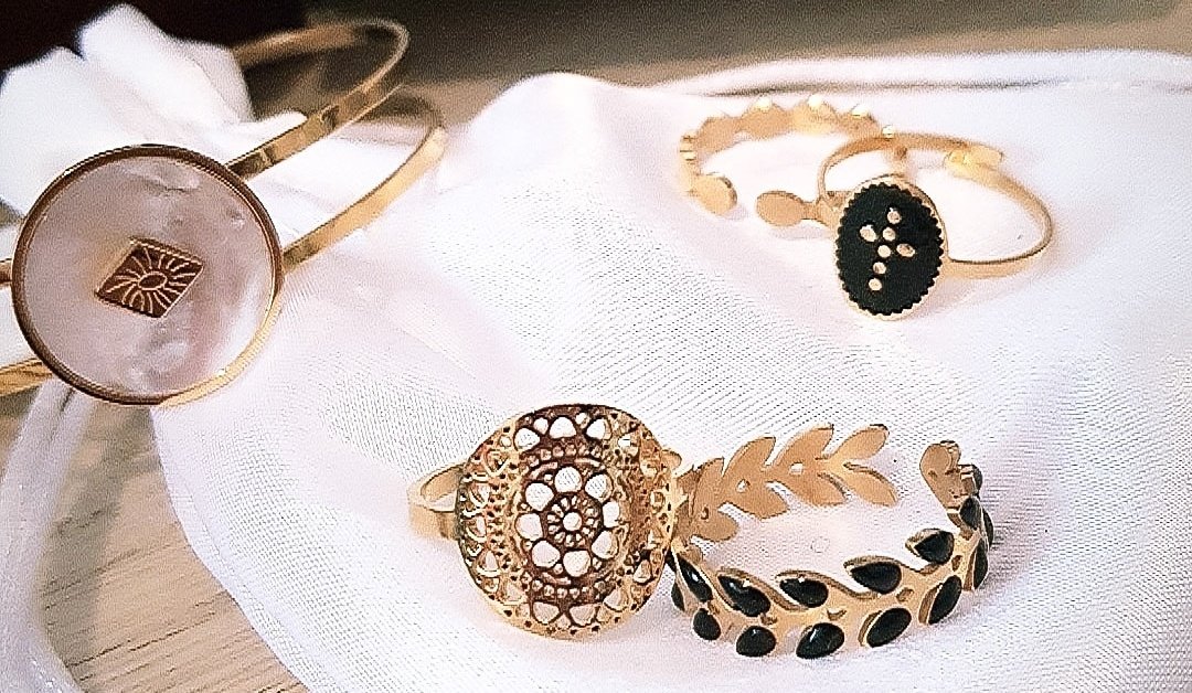 bohodusud's tweet photo. Derniers jours pour être livrer à temps avant Noël! https://t.co/iPOgbZpAS9🎄#bijoux #jewellery #jewelry #bijouxbohemes #bohochic #bohemian #boho #bohostyle #bohemianspirit #hippie #ideescadeaux #gypsy #joyeuxnoel #xmas #christmas #noel #love #montpellier  #news #bohodusud https://t.co/7jtQbQqG5z