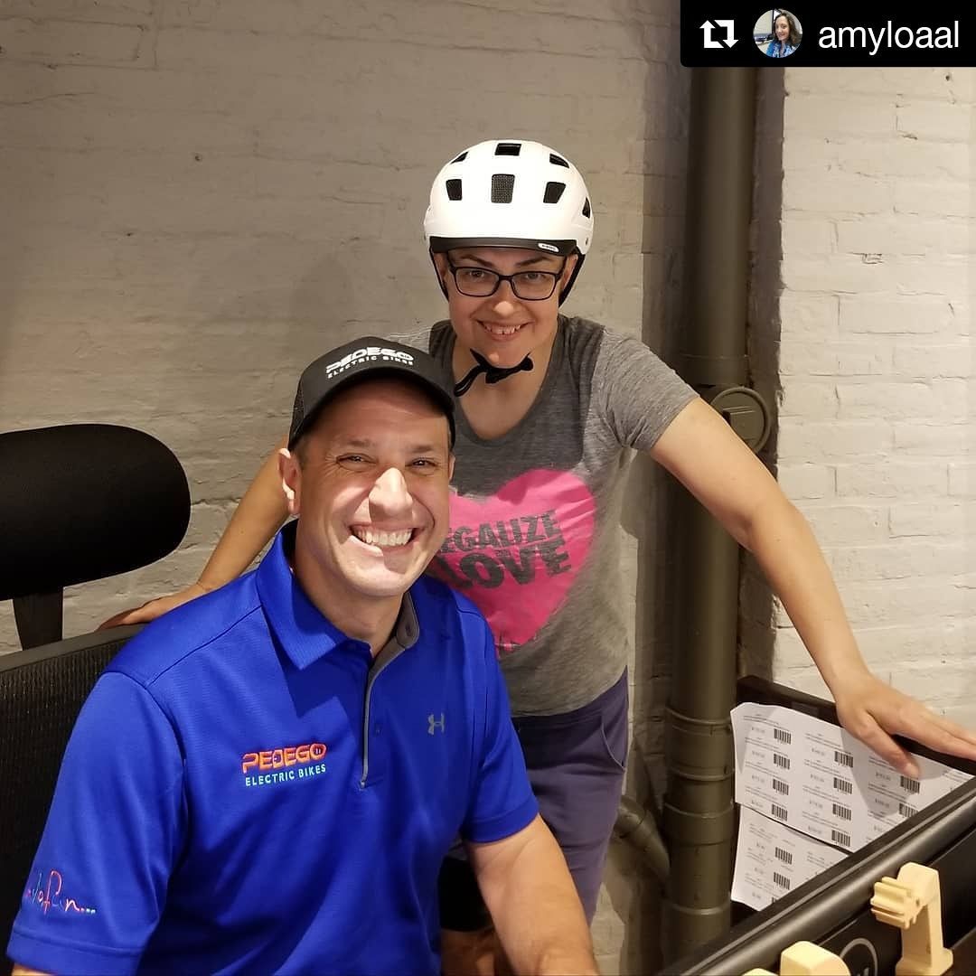 PedegoALX's tweet image. 📞 &quot;Todd the Elf, what&apos;s your favorite color?&quot;
.
Thanks for sharing your fan photo Amy, and we hope Nora is still enjoying her new @Abus_Cycling Helmet!
.
#AnswerThePhoneLikeBuddyTheElfDay #PerformanceProtection