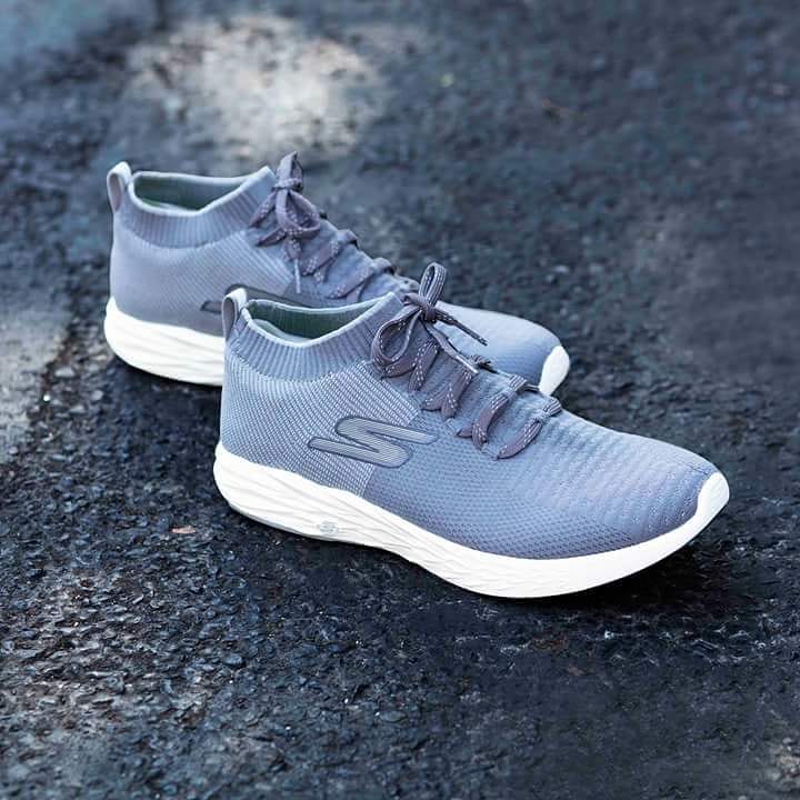 SKECHERSCHILE's tweet photo. Saca la fuerza que hay dentro de ti con las #GOrun6 de #SkechersPerformance sponsor oficial de #Ironman703 https://t.co/eT58TLUVRh #Style55209 https://t.co/RcjXdzh970