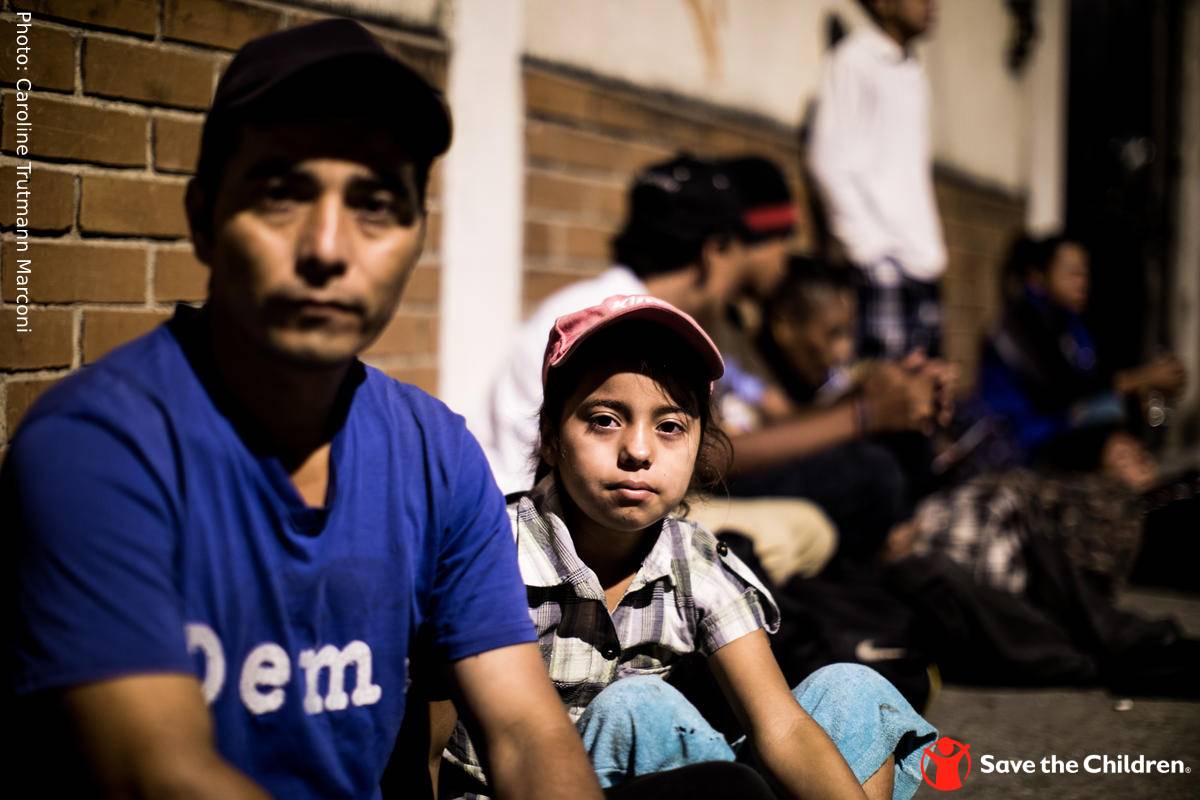 SavetheChildren's tweet photo. #Migrant children at the U.S.-Mexico Border have left everything behind to escape violence, hunger &amp; harm. In spite of everything, they are still dreaming of a better future. This #MigrantsDay, help us give them the opportunities that every child deserves: https://t.co/Bk3Hr7U7Cv https://t.co/UuRSlt2rY8