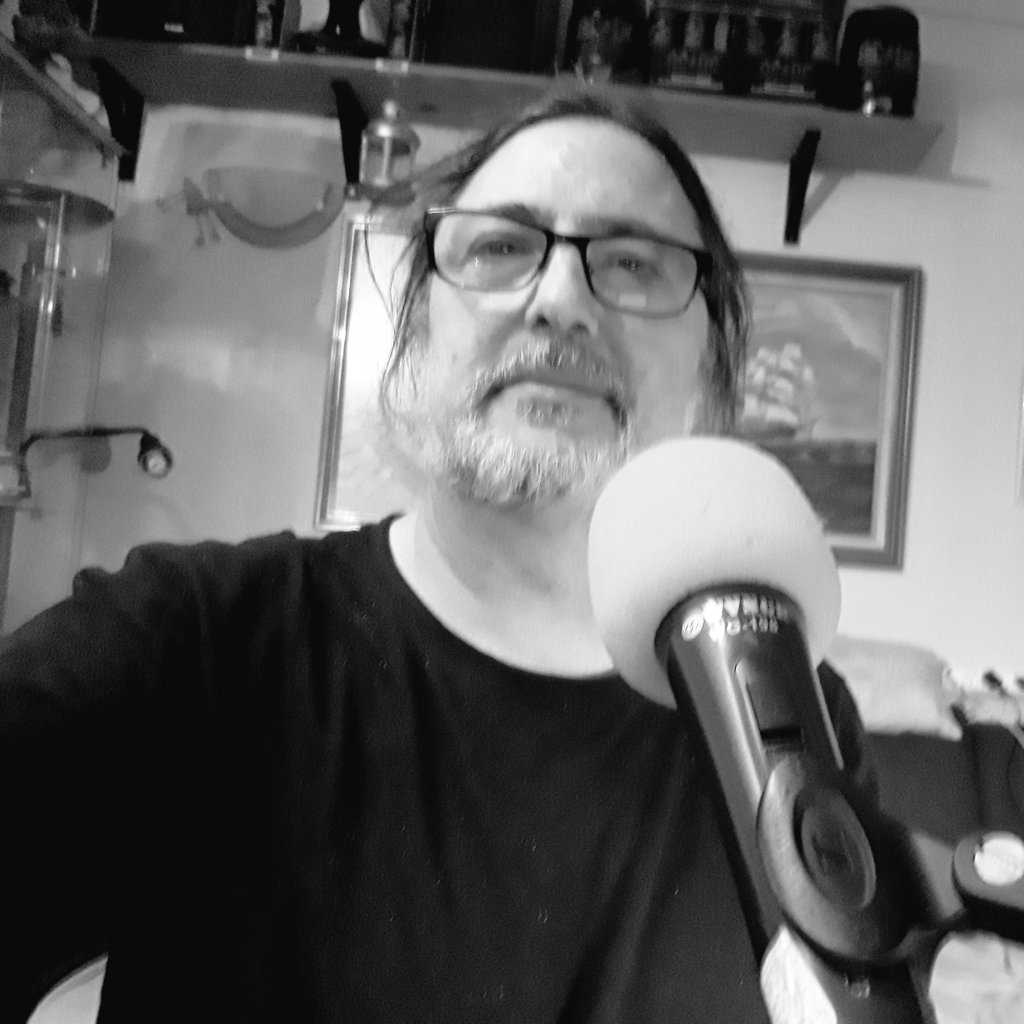 MasQrock1's tweet photo. Y ahora que he afeité, tengo que cambiar la foto? https://t.co/yEknuN9u03