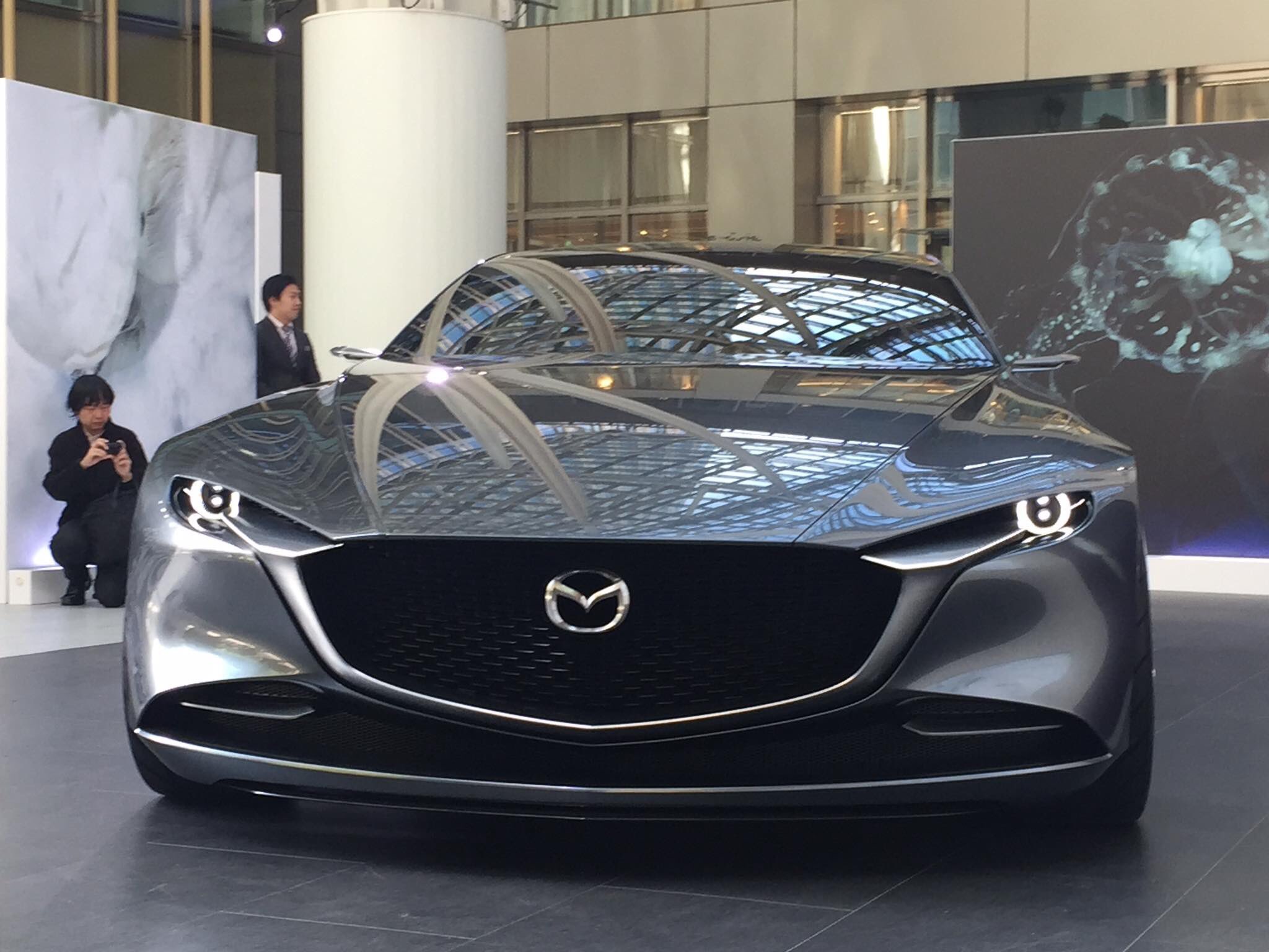 Hirfmu このマツダ ビジョン クーペを見てマツダ買うならマシーングレープレミアムメタリックしか無いなと思った こんな かっこいい車が日本車なんて信じられない グリルはcx 5が1番似てるかな はやく納車されてみんなみたいに 写真あげたりどっか行き