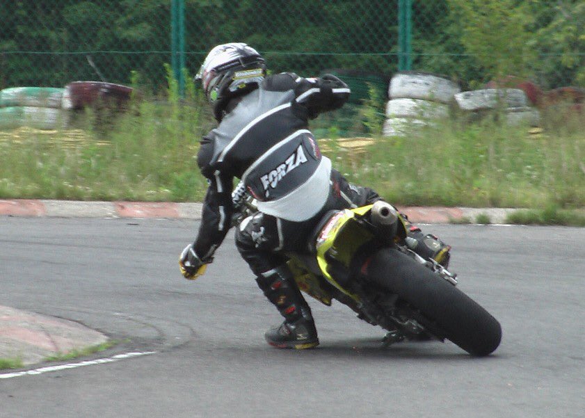 よっしー Al Twitter 拾い画だけどこのフォームに憧れる 701だと外足がこんなにビッタリくっ付く気がしないんだけど リーンアウトが足らんのかな T Co F2qem5ccoa Twitter