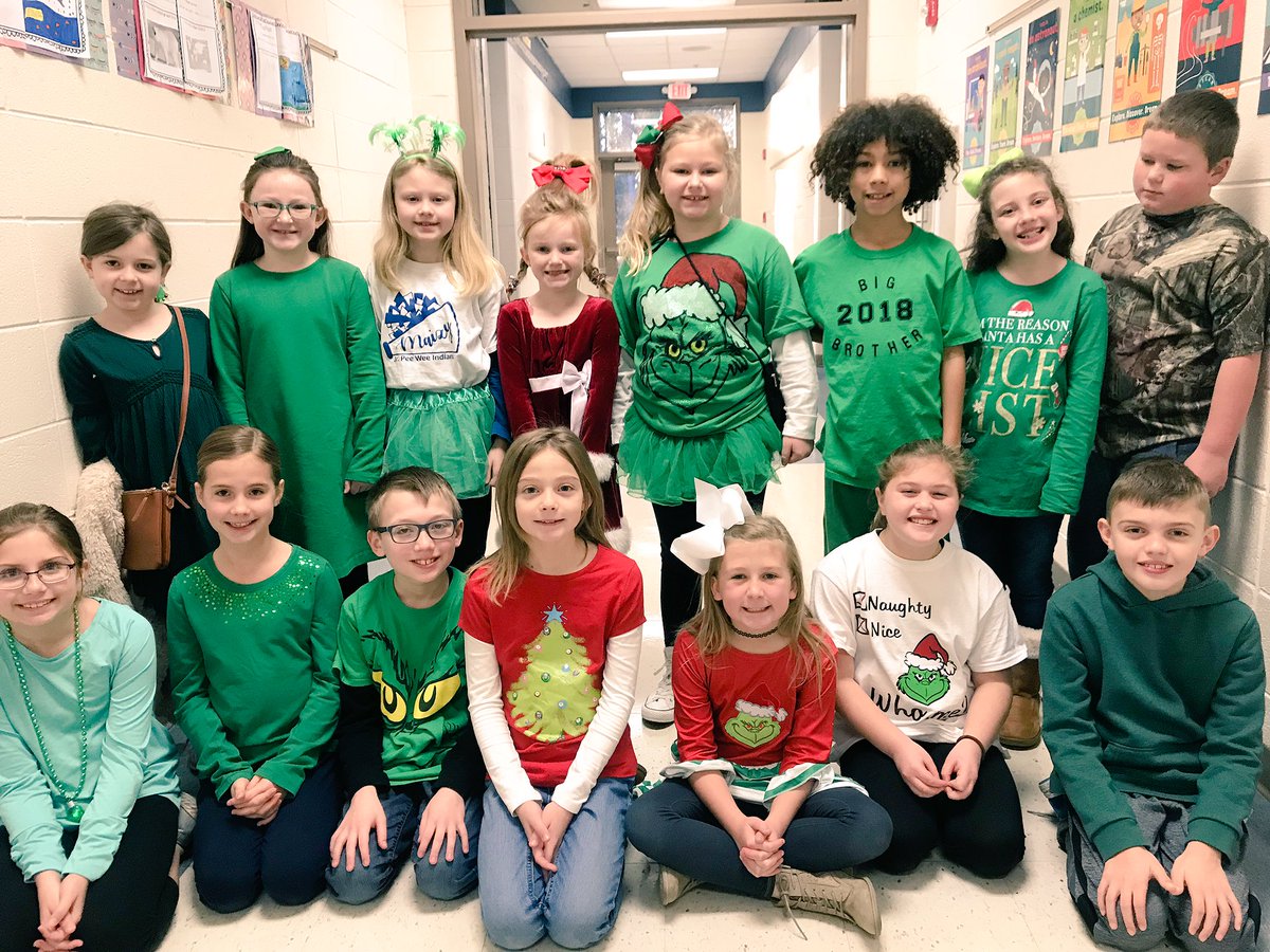 MrsFergusonAES's tweet photo. I love celebrating the holidays with these sweet kids (and many more not pictured). Happy Grinch day! #AESthirdgrade #MrsFergusonsFriends https://t.co/ZiXMdRKvXQ