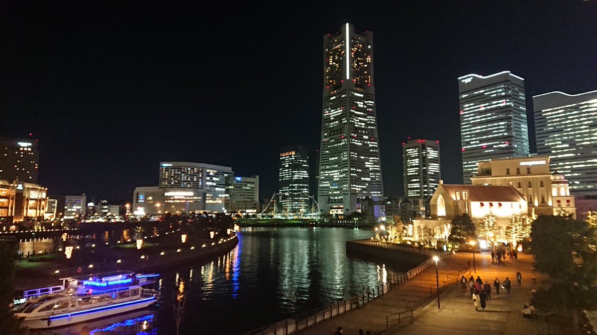 いち いちにいさん スマホで夜景 一眼とりにいくか しかし スマホもなかなかです スマホで夜景 Xperia みなとみらい夜景 ランドマークタワー