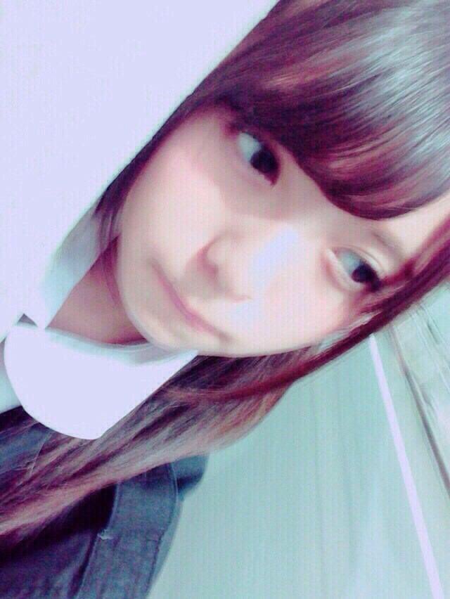 ep.71『あなたへの想い』

そして少しして飛鳥は教室へと戻ってきた。

〇)飛鳥…

飛鳥は無視した。

〇)(無視か。)

そして席替えが始まり、飛鳥と〇〇は席が離れた。

〇)(マジか。これで益々話せる機会が減った。)

この席替えで飛鳥とは距離ができた。