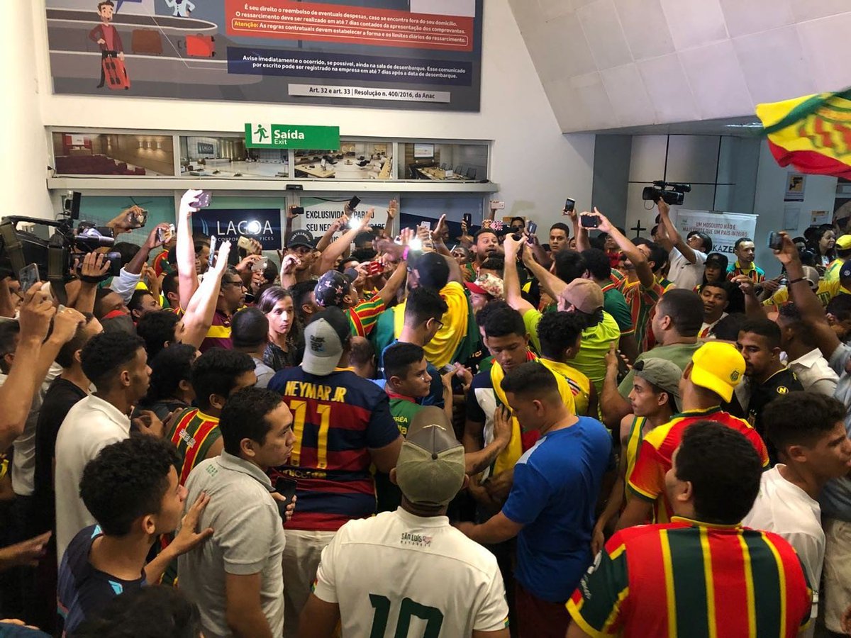 #Retrospectiva2018
Teve festa na Fonte Nova e no aeroporto de São Luis! O @_SampaioCorrea foi o campeão da Copa do Nordeste 2018! 🦈🏆 #CopadoNordeste