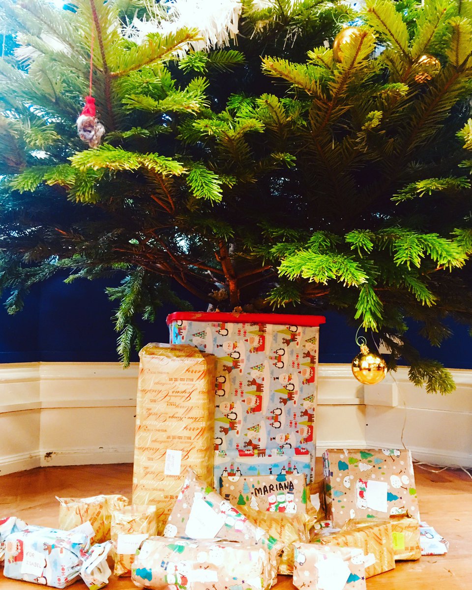 EFL_BSTG's tweet photo. Have you bought all your presents 🎁 yet?
We have a few ready for our #secretsanta 🎅 #8daystochristmas

#christmas #presents #christmasdecorations #christmasdecor #christmasspirit #christmastree https://t.co/MDjxTY0SpK