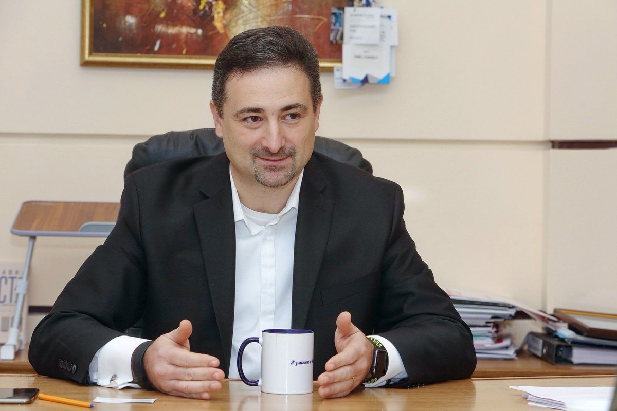 KyivPost's tweet photo. Igor Smelyansky is CEO of Ukrposhta, Ukraine’s national postal service. His company has 75,000 workers. At #tigerconference2018, KP's media team spoke to him abt ways to modernize his company & raise living standards of his workers (VIDEO). https://t.co/ZIxfEJJ65Y #BusinessMan https://t.co/QrH6HrkbRi
