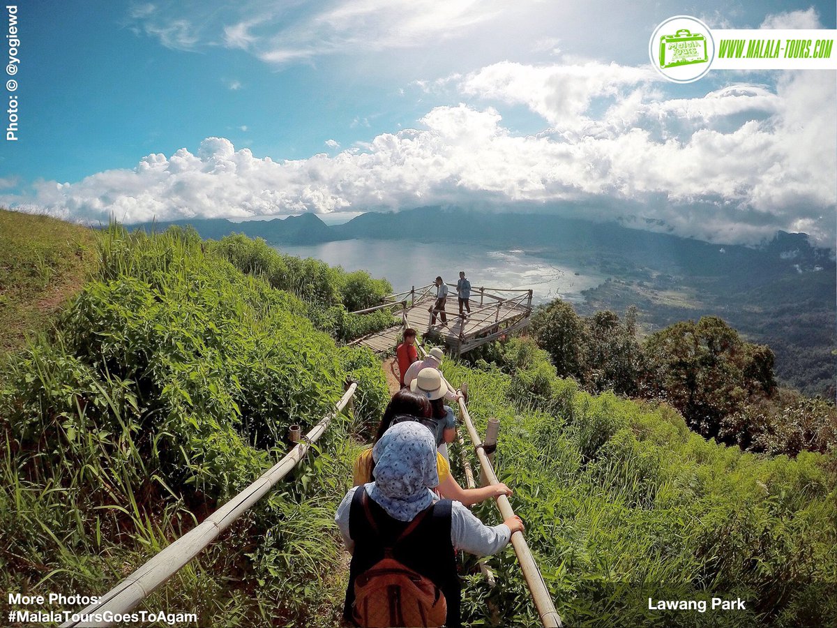 malalatours's tweet photo. Stairway to heaven?

Actually, it’s the stairway to the magnificent Maninjau Lake from Lawang Park, West Sumatra.
_
For further information about price list, itinerary, and documentation, click:
👉🏻 https://t.co/jajmzRZ3pi https://t.co/49X3JUJXDS