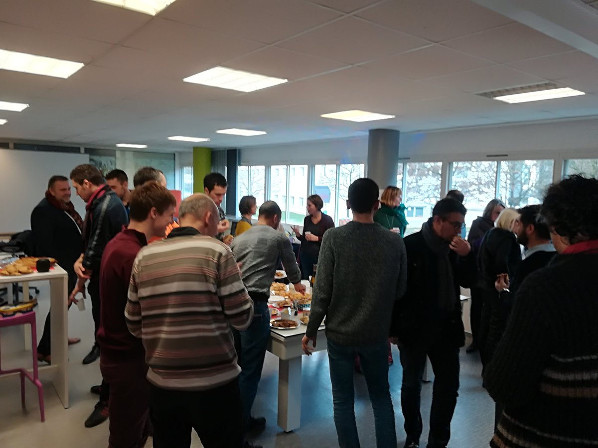 RucheNumerique's tweet photo. Apéro des spécialités à la @RucheNumerique ! Génial 🎉 Mille MERCI à tous ❤️
C'était un moment extra... Rendez-vous en janvier &amp; joyeux Noël à tous 🎄🎅 https://t.co/kXfXt0ErVb