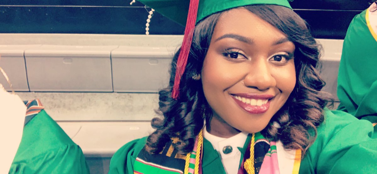 DejaTGreen's tweet photo. I graduated! https://t.co/nfPz0G9P6q
