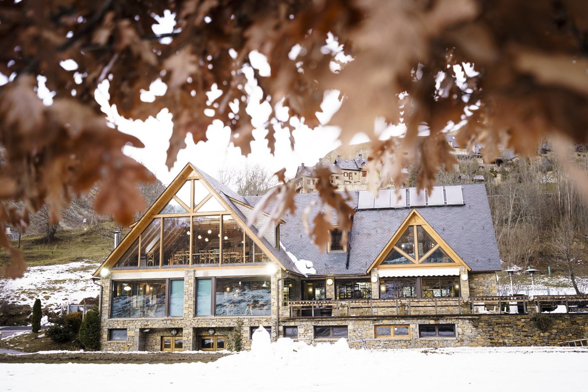 wellbourne_es's tweet photo. ¿Vacaciones de Navidad🎄en la @Val_dAran? ¡Ven a visitarnos! Descubre la nueva selección de platos basados en la cocina de montaña 🏔 y kilómetro 0⃣ además de volver a probar los platos más exitosos del pasado #invierno 😍 ℹToda la info 👉 https://t.co/ncDV590cUa https://t.co/AILzdjMaAa