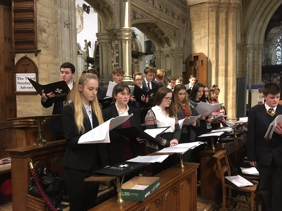 KESMusicNet's tweet photo. We have over 70 students singing in the Choir for this evening’s Service of Nine Lessons and Carols. Our rehearsal @HolyTrinitySonA sounded fantastic this morning. https://t.co/WzIFFKRbnx