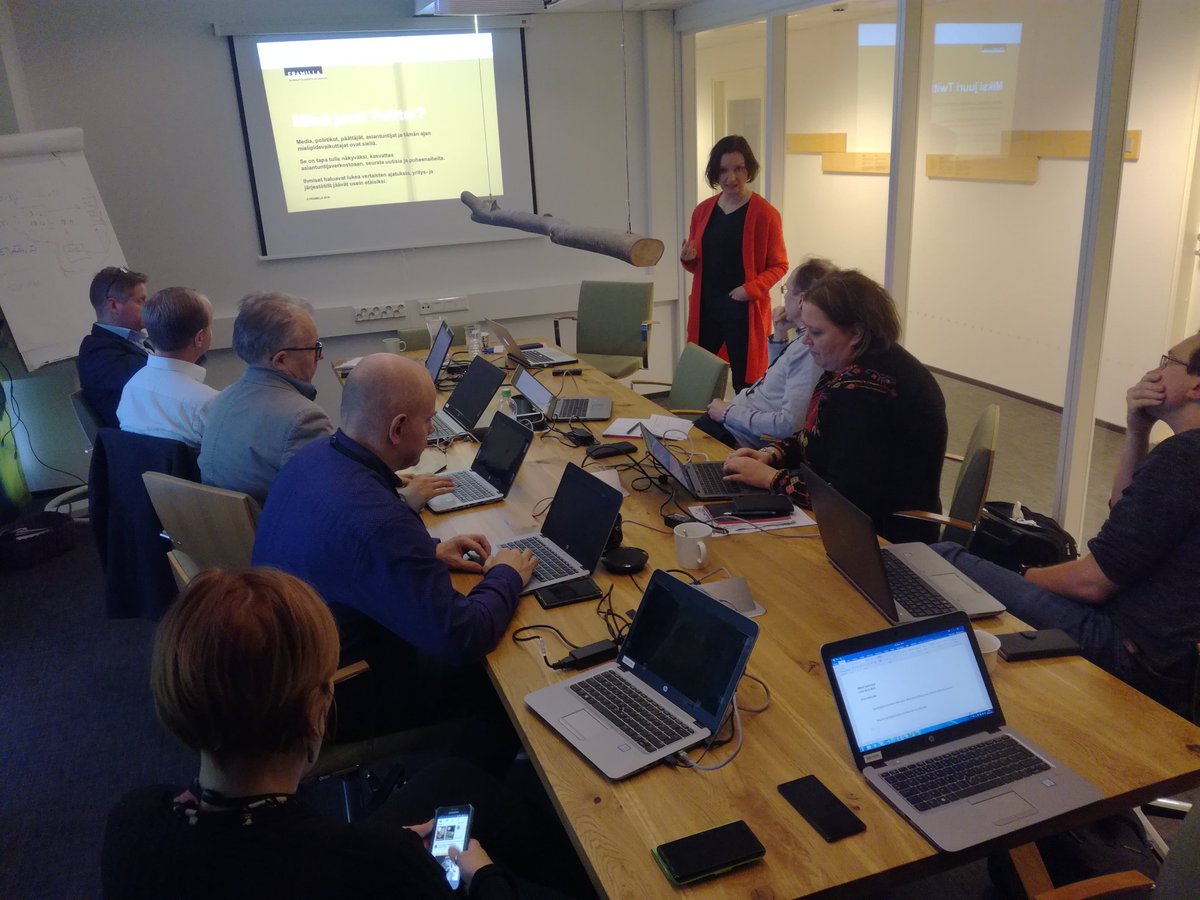 Metsäkeskuksen johtoryhmä viestinnän ja vaikuttamisen äärellä. Kiitos hienosta iltapäivästä <a href="/EevaLehtimaki/">Eeva Lehtimäki</a> <a href="/framillafinland/">Viestintätoimisto Framilla Finland</a>