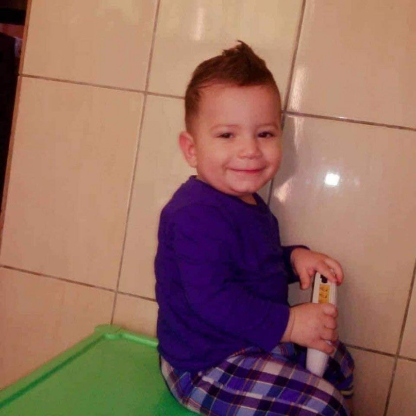 His name 𝘄𝗮𝘀 Mohammad Wehbe.

He 𝘄𝗮𝘀 3 years old.

He 𝘄𝗮𝘀 a Palestinian refugee.

He 𝘄𝗮𝘀 denied access to hospitals in Tripoli (north of #Lebanon) because of his refugee status.

He died last night, because humanity is absent.

#DignityIsPriceless #Refugees #Palestine