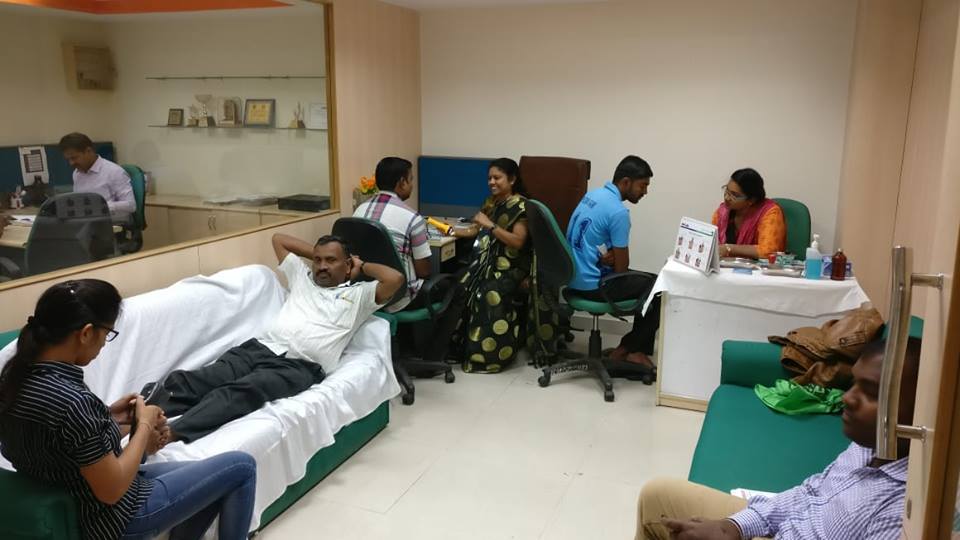 YostraL's tweet photo. NEURO TOUCH in action at Free Health Check-up &amp; Foot screening Camp at IDBI bank conducted by @teleradrxdx 

#rxdx #neurotouch https://t.co/WcUUffpoeZ