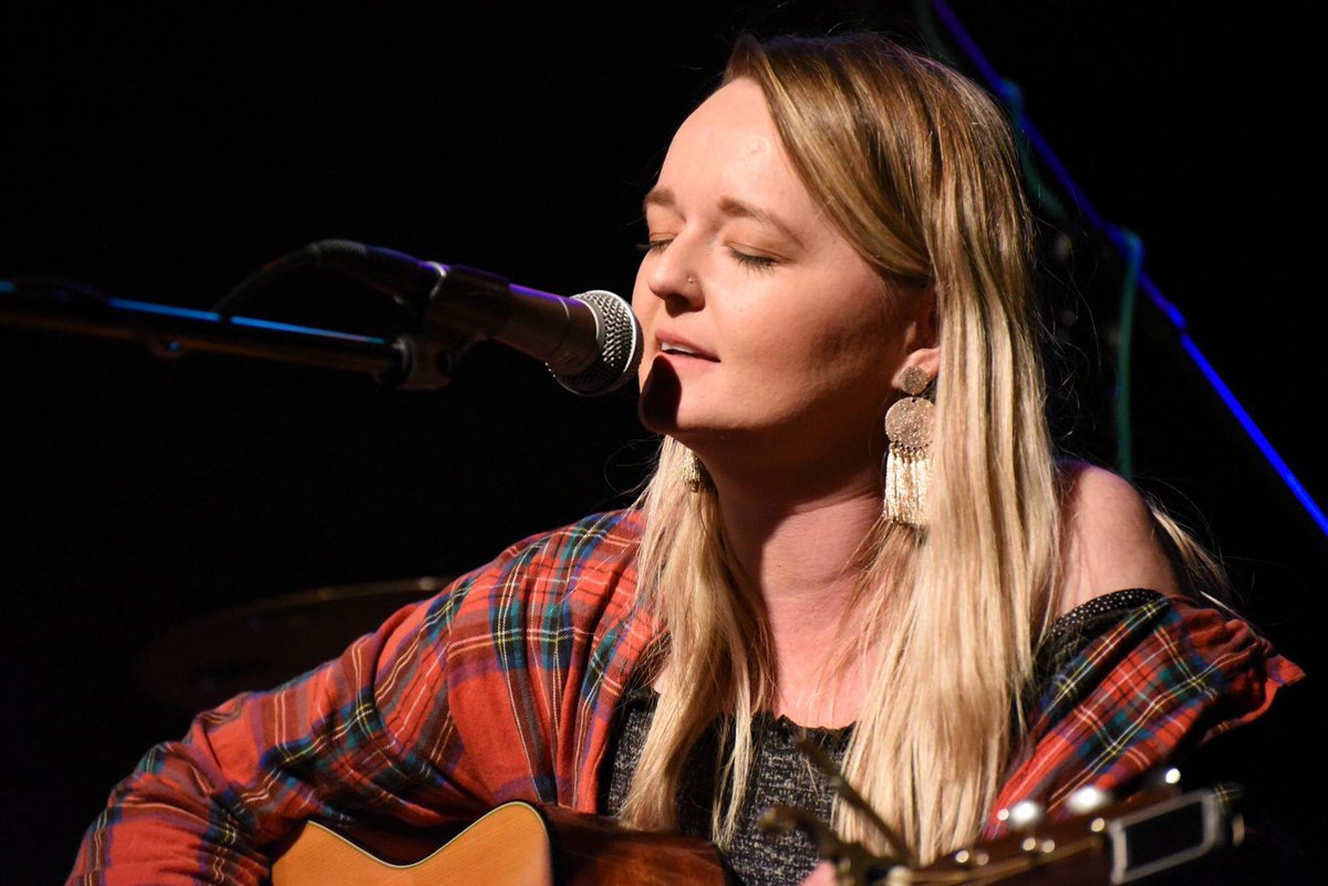 I've lost myself in some lovely little moments this last month. Thanks for this one, <a href="/COTCMusicNight/">Corn On The Cob</a> 💭💭
📷- Colin Jones 
#livemusic #gigs #singersongwriter #folkmusic #folkpop #indiefolk #americana #ukcountrymusic #songwritersround #essex #herts #london <a href="/HertsCornExchg/">HertfordCornExchange</a>