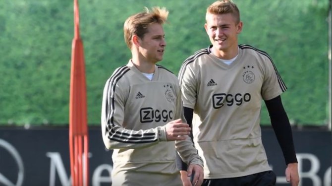 DeSpeld's tweet photo. Real Madrid zet vol in op wintertransfer De Jong, De Ligt, Ziyech, Onana en Ten Hag https://t.co/FgGnQUZv8E https://t.co/5vAHAx8Z0a