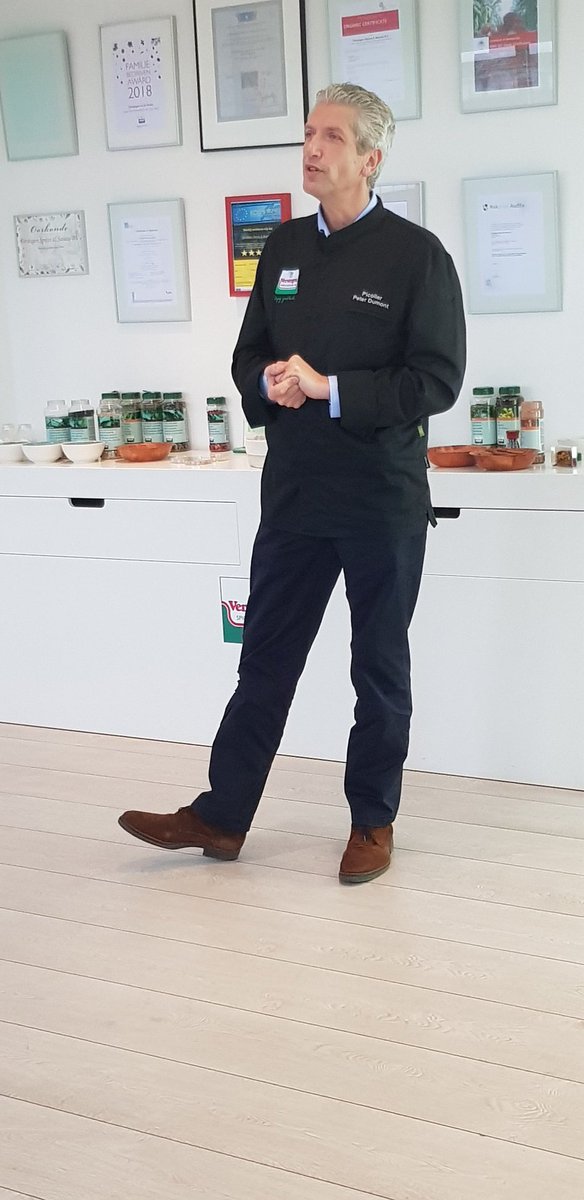 Een dag te gast bij <a href="/Verstegen_NL/">Verstegen NL</a> Picolier Peter Dumont trapt af en straks een rondleiding. #kennis #kruiden #specerijen