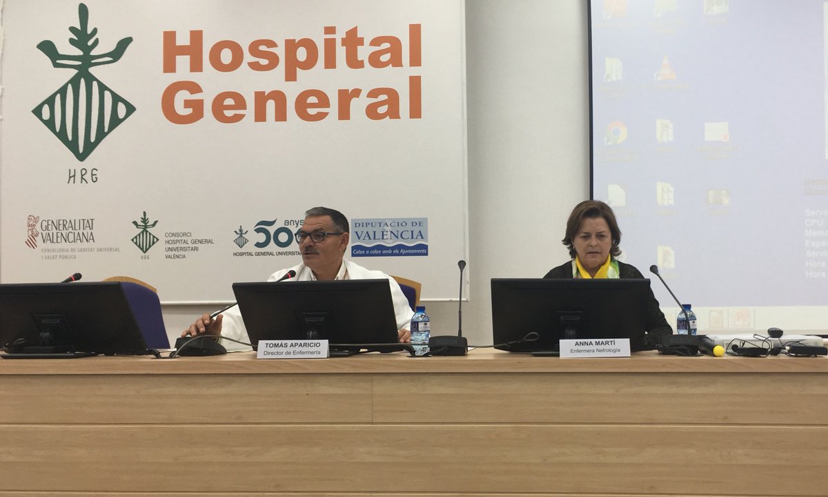 direnfchguv's tweet photo. En la conferencia inaugural de las XIII jornadas de enfermería @HGUVALENCIA  
Nuestra compañera Anna Martí @sucreanna reflexiona sobre la enfermeria de practica avanzada y los condicionantes de nuestra profesión en una brillante exposición https://t.co/FA4mHZ6iwK