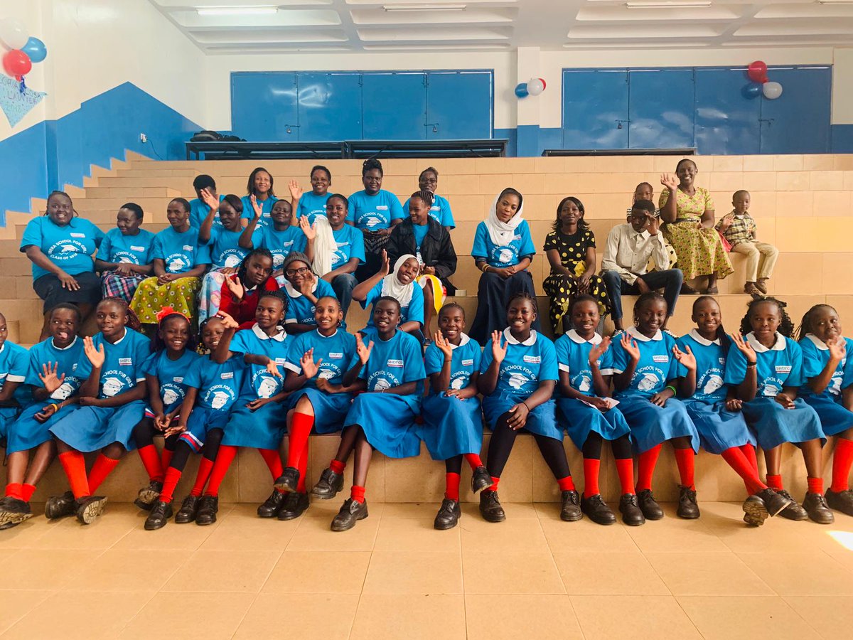 MoureenMugure's tweet photo. So proud of these girls, the future of Kibera.Thanks a lot Daktari Kennedy Odede.@KennedyOdede
@JessRPosner
#SHOFCO2ndGraduation https://t.co/snTeUxbOpv
