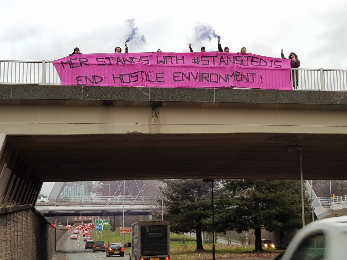 UnisNotBorders's tweet photo. #InternationalMigrantsDay #IMD2018 National Day of Action, Manchester stands in solidarity w/ #Stansted15 & all migrants who #HungerForFreedom! #EndDeportations, #EndDetention, #EndHostileEnvironment, #NoOneIsIllegal! @EDeportations @UnityCentreGlas @ManPalestine @DocsNotCops https://t.co/YJqv8cHxZN