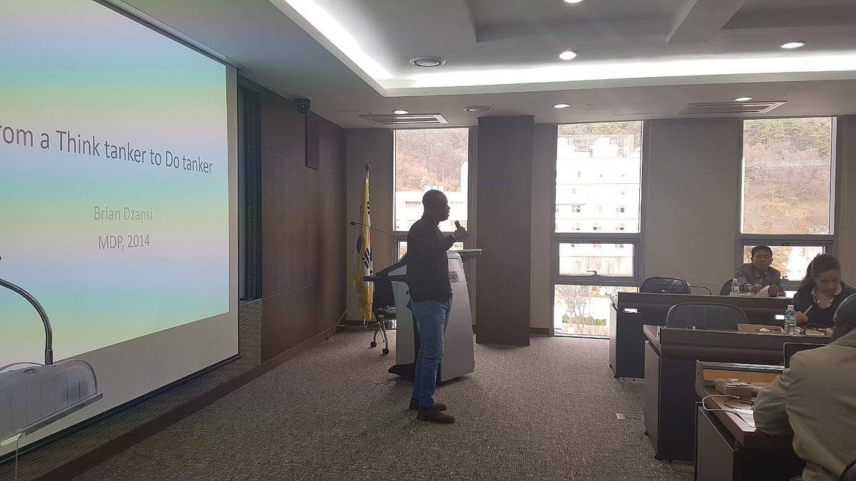 dzansibrian's tweet image. I shared the work we doing st @honodehub nurturing future digital innovators and entrepreneurs in #Ho, #Ghana with my Alma Mater. 

The feedback was awesome. 

#HoNodeHub #InnovationHub #VoltaRegion #Sejong #Seoul #KDIS