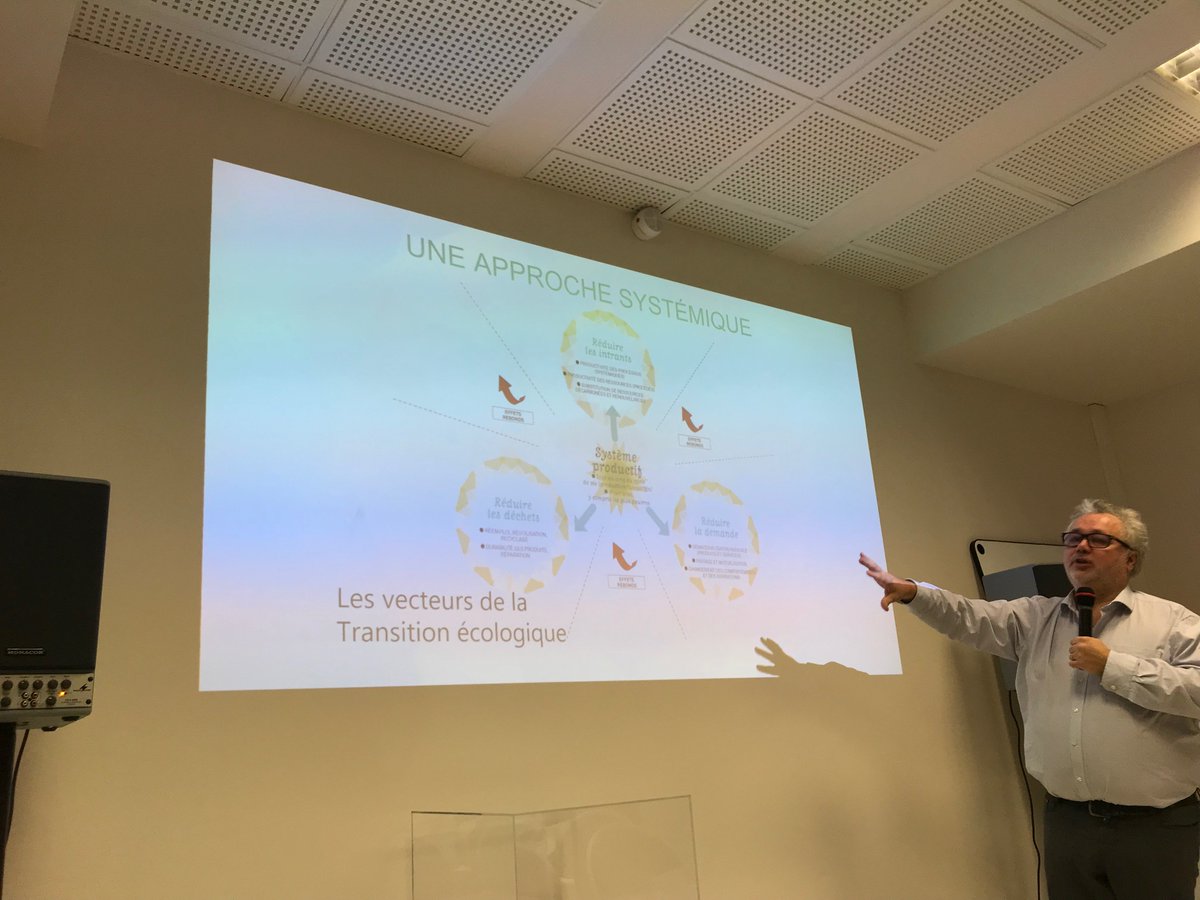 GrandParisMGP's tweet image. Les Explorateurs du #numérique des #collectivités de la @MGPintelligence se sont réunis ce lundi à l’@IGNFrance pour réfléchir aux enjeux communs de la #transitionnumerique et de la #transitionécologique avec @jfmarchandise de @la_fing.