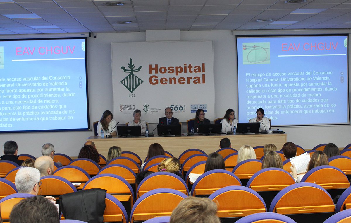HGUVALENCIA's tweet photo. La primera mesa aborda la estructura y el funcionamiento de la Unidad de Acceso Vascular, de la Unidad de Enfermería Dermatológica, el autocuidado en hemodiálisis y los cuidados del paciente en observación pediátrica en la sala de Pediatría #enfermeria #formación #conocimiento https://t.co/zoAr9JU7D3
