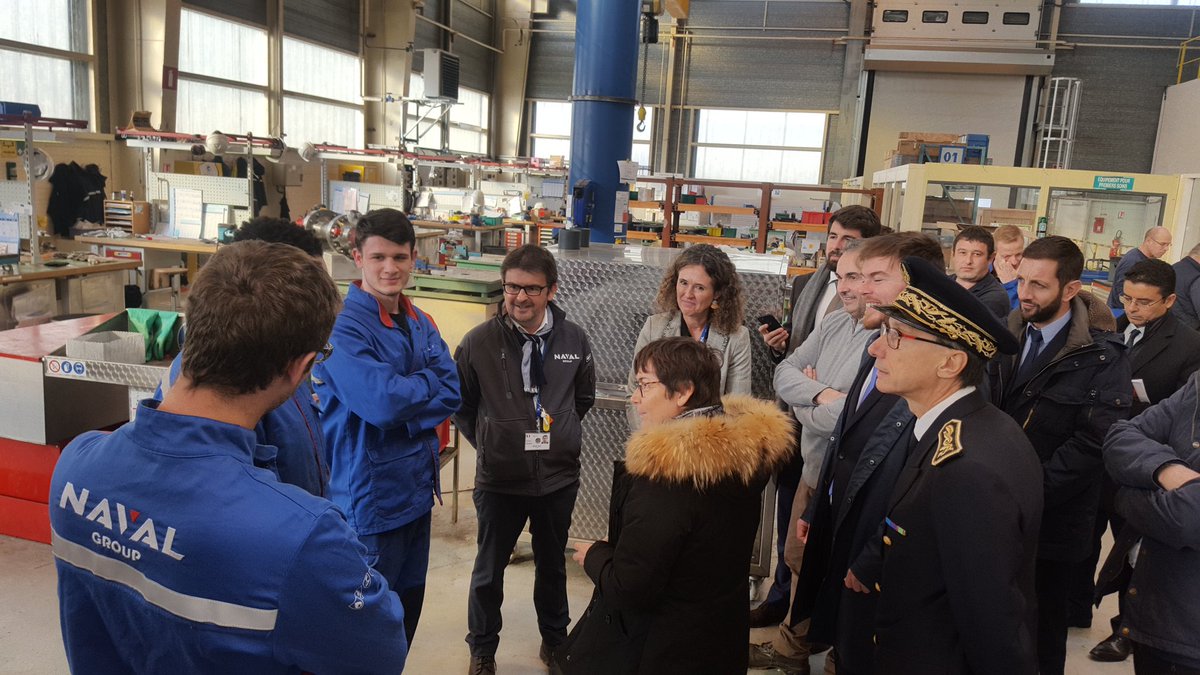 even_pierre's tweet photo. Annick Girardin, ministre des outre-mers à la rencontre d'apprentis du site de Brest de @navalgroup @Formation_bzh #orientation #reconversion #bacpromei #mecanique @UIMMFinistere @LECAMPUS_ https://t.co/KdC6SzA4L0
