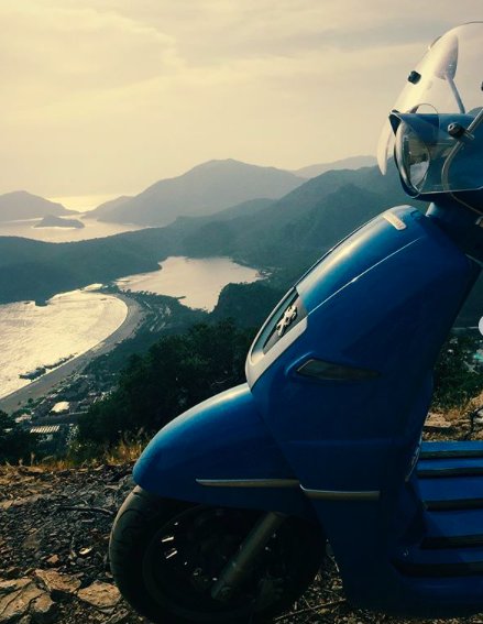 PeugeotScootES's tweet image. La vida no es perfecta... Pero cada paseo con nuestro Django, definitivamente lo es.
#MyDjango #UrbanLion
Foto: Servan Turan