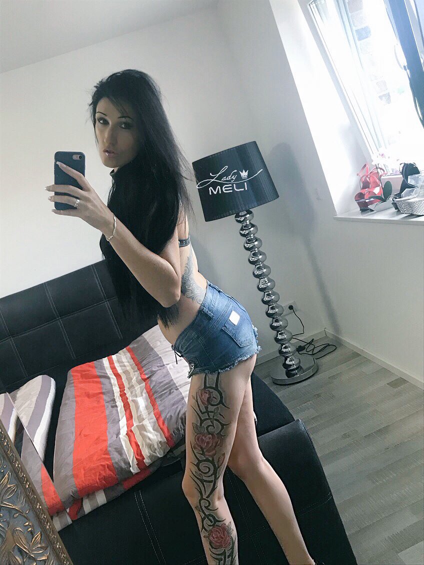 FetishLadyMeli tweet picture