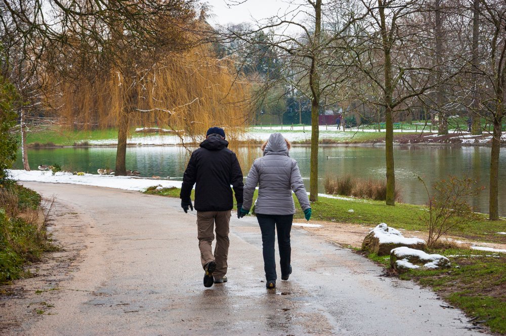 HSELive's tweet photo. Fresh air can be a welcome treat after a hard day's work (or a hard day's Christmas shopping!). Take a walk this evening - you'll feel the better for it. https://t.co/PoLdEUxlKK https://t.co/tSfrEYjfId