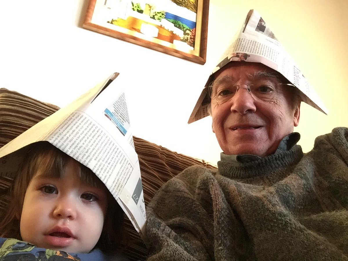 anjorda's tweet photo. @mrplinton @Imaginarium @Imaginarium @mrplinton ¿qué os parecería una campaña navideña con los hijos/hijas de vuestros fans compartiendo juegos con sus abuelos/as? Propongo colgar fotos o vídeos de juguetes que unen generaciones!
☝️Empiezo yo!😀
#SiempreNiñosyNiñasImaginarium #NavidadImaginarium #CMUOC https://t.co/y4ocHOnEEQ