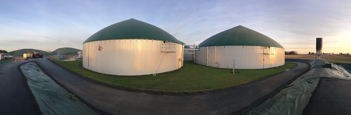 JGilliet77's tweet photo. La visite de #methabrie se poursuit merci aux propriétaires de nous expliquer comment est produit le #biomethane #madeinFrance ⁦@WLGaz⁩ ⁦@Departement77⁩ ⁦@haririrami⁩ ⁦@iledefrance⁩ ⁦@Butagaz⁩ ⁦@ChambagriFrance⁩ https://t.co/BLFPr2sbqf