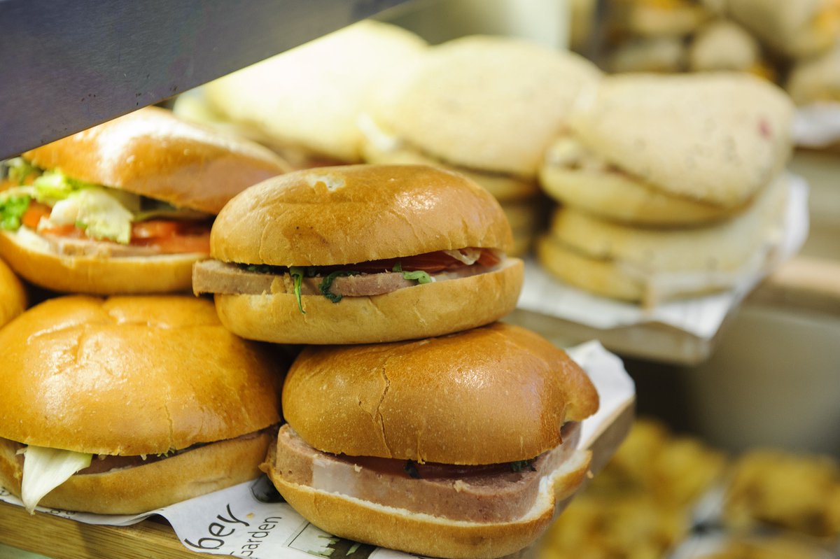 Kylemore's tweet photo. Delicious wholesome food, straight from the kitchen! Our carvery lunches are underway every Sunday but if you're someone who prefers good quality tasty bagels, fresh salads or quiche, there is plenty to choose from! #MitchellsCafe #Connemara #WildAtlanticWay https://t.co/91Q7kcTVrE